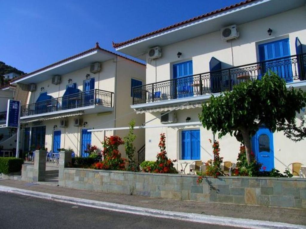 Apollon Hotel Tirós Buitenkant foto