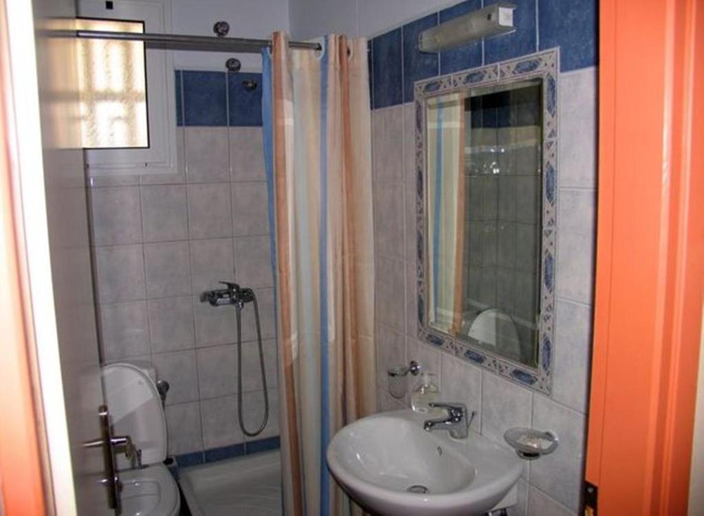 Apollon Hotel Tirós Buitenkant foto